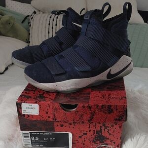 Nike LeBron Soldier XI  Sneakers - Dark Blue